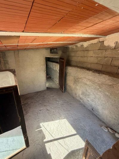 Image No.14-2 Bed Property for sale