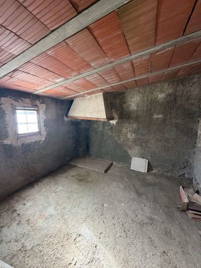 Image No.16-2 Bed Property for sale