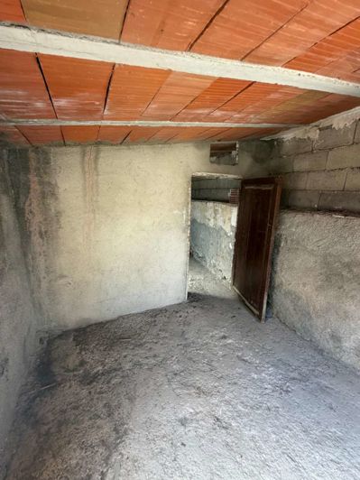 Image No.17-2 Bed Property for sale