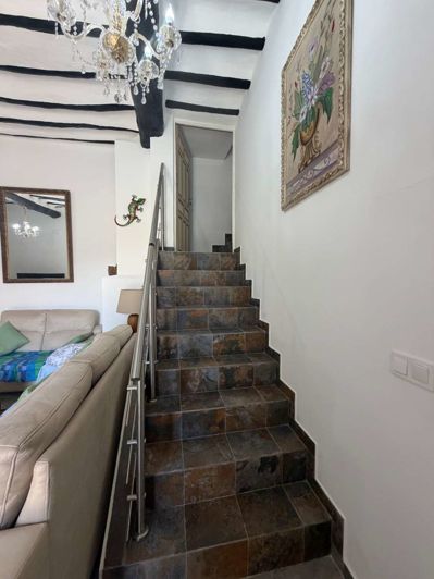 Image No.14-6 Bed Property for sale