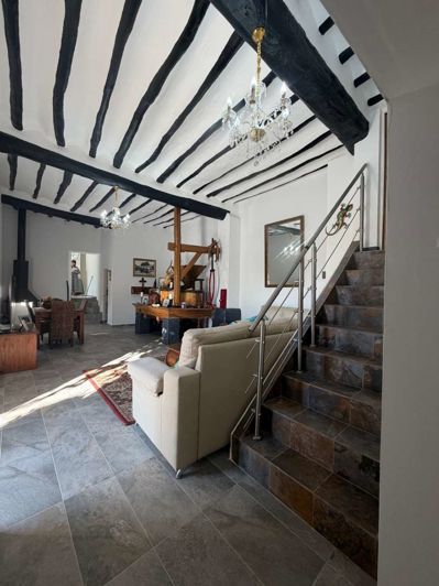 Image No.15-6 Bed Property for sale