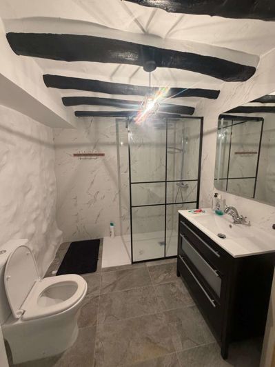 Image No.17-6 Bed Property for sale