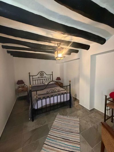Image No.19-6 Bed Property for sale