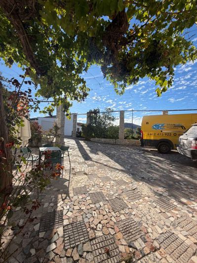 Image No.23-6 Bed Property for sale