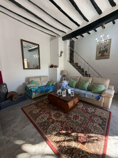 Image No.27-6 Bed Property for sale