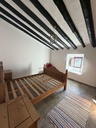 Image No.30-6 Bed Property for sale