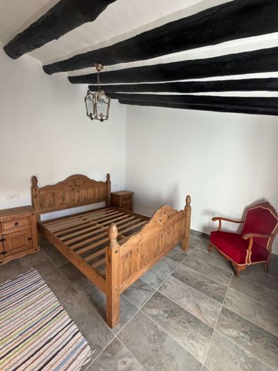 Image No.31-6 Bed Property for sale
