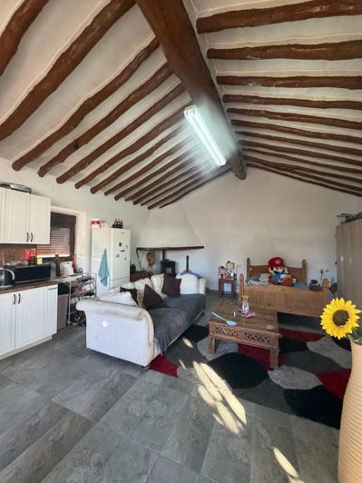 Image No.39-6 Bed Property for sale