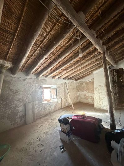 Image No.50-6 Bed Property for sale