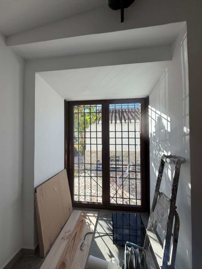 Image No.8-6 Bed Property for sale