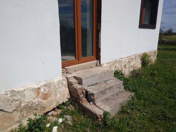 Image No.4-2 Bed House for sale