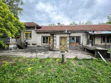 house--8-
