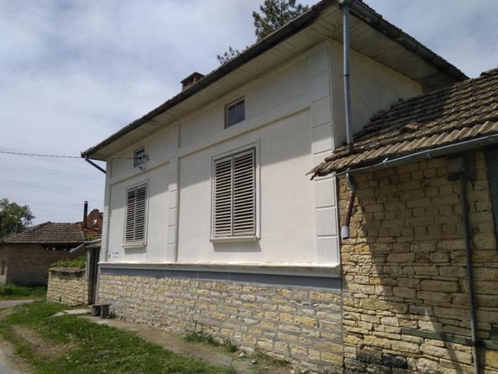 Image No.1-Maison de 4 chambres à vendre à Ruse