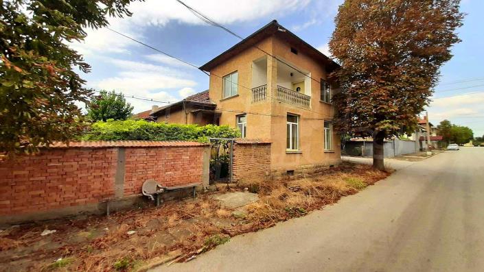 Image No.1-Maison de campagne de 3 chambres à vendre à Veliko Tarnovo
