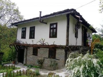1 - Gabrovo, Country Property
