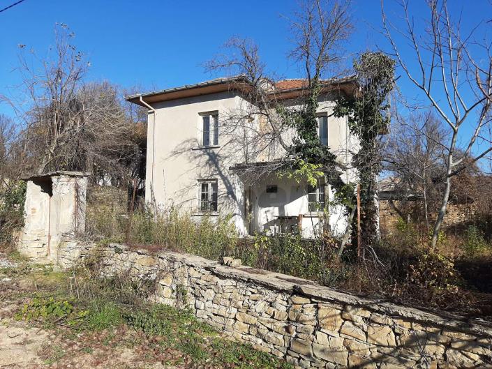 Image No.2-Maison de campagne de 6 chambres à vendre à Veliko Tarnovo
