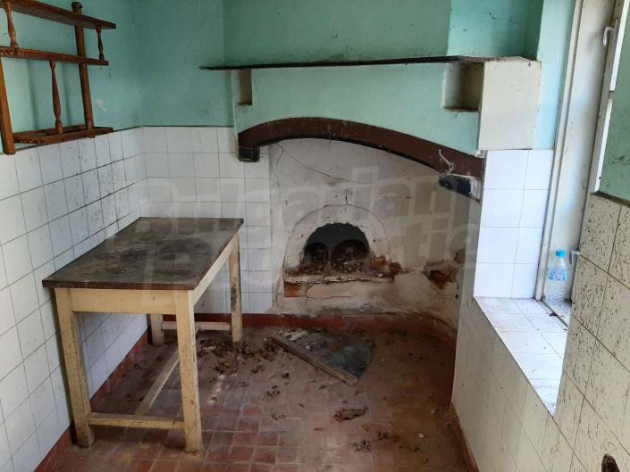 Image No.3-Maison de campagne de 6 chambres à vendre à Veliko Tarnovo