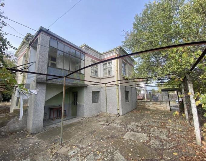 Image No.1-Maison de campagne de 3 chambres à vendre à Sredets
