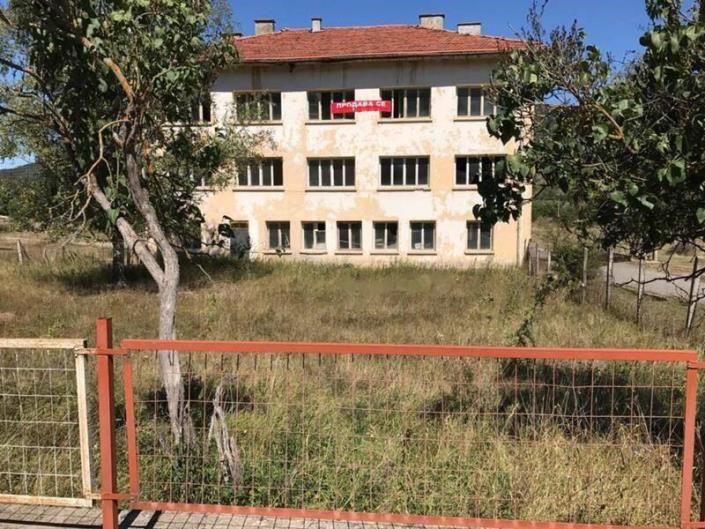 Image No.1-16 Bed Country House for sale