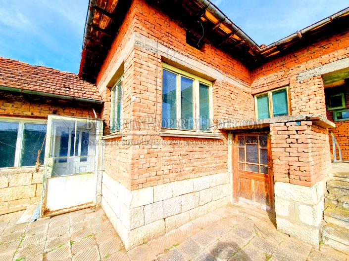 Image No.2-Maison de campagne de 3 chambres à vendre à Ruse