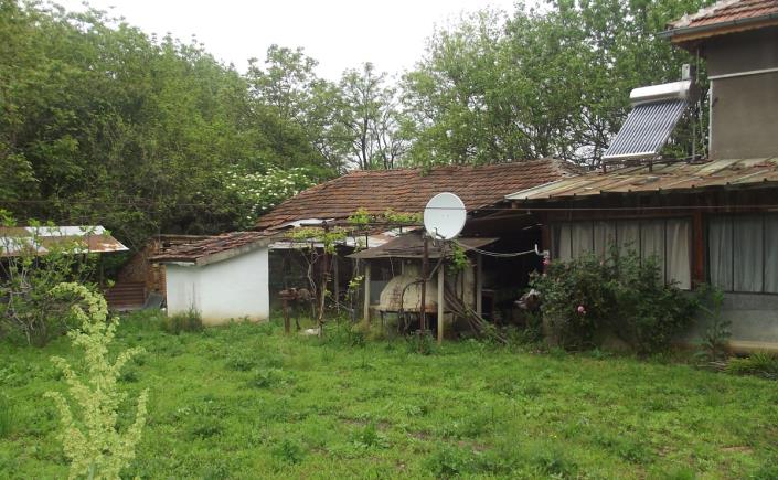 Image No.2-Maison de campagne de 3 chambres à vendre à Vratsa 