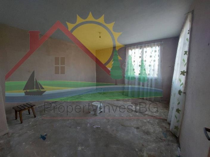 Image No.2-Maison de 3 chambres à vendre à Elhovo