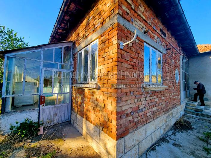 Image No.2-Propriété de pays de 4 chambres à vendre à Ruse