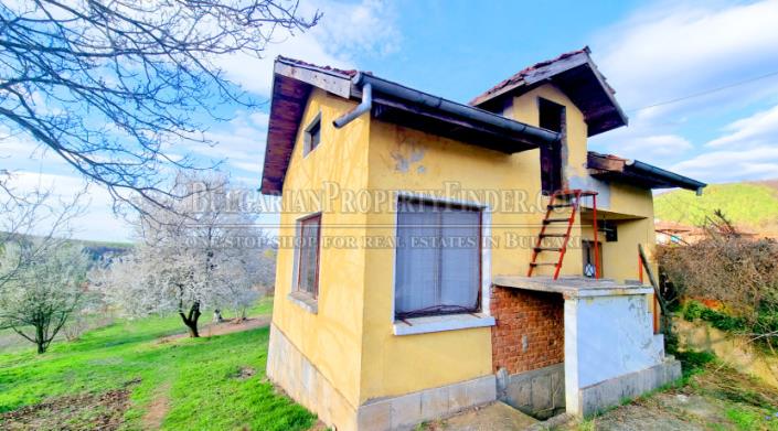 Image No.2-Propriété de pays de 2 chambres à vendre à Ruse