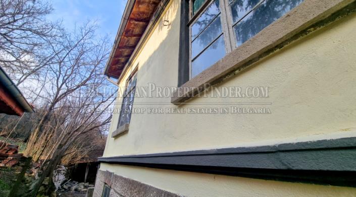 Image No.3-Propriété de pays de 4 chambres à vendre à Ruse