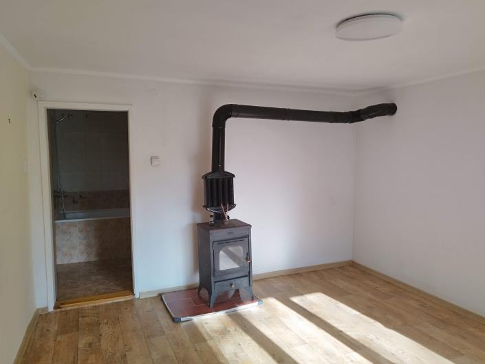 Image No.3-Maison de campagne de 2 chambres à vendre à Yambol 