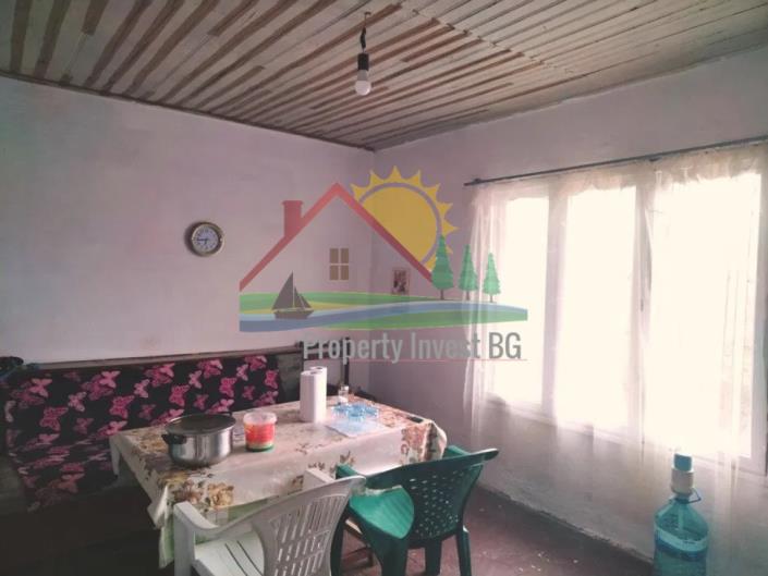 Image No.2-Maison de campagne de 3 chambres à vendre à Silistra