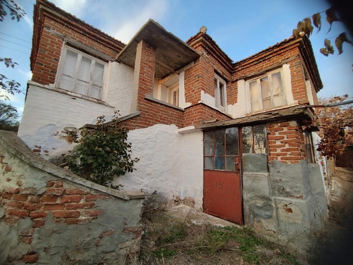 Image No.1-Maison de campagne de 3 chambres à vendre à Yambol 