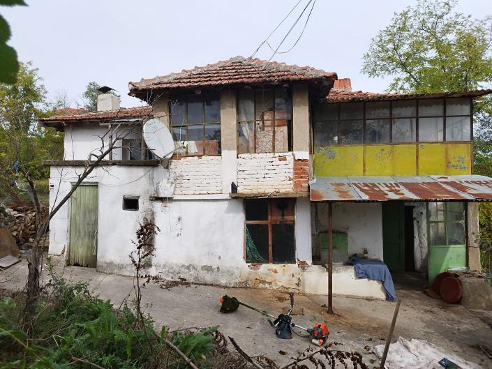Image No.1-Maison de campagne de 3 chambres à vendre à Yambol 