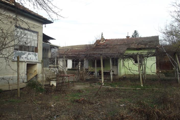 Image No.2-Maison de campagne de 3 chambres à vendre à Vratsa 