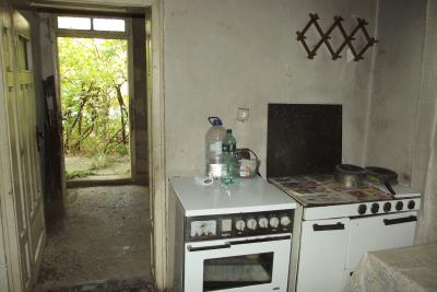 schouse_d555940_18_b