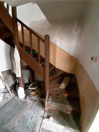 schouse-uoR6DX_28_b