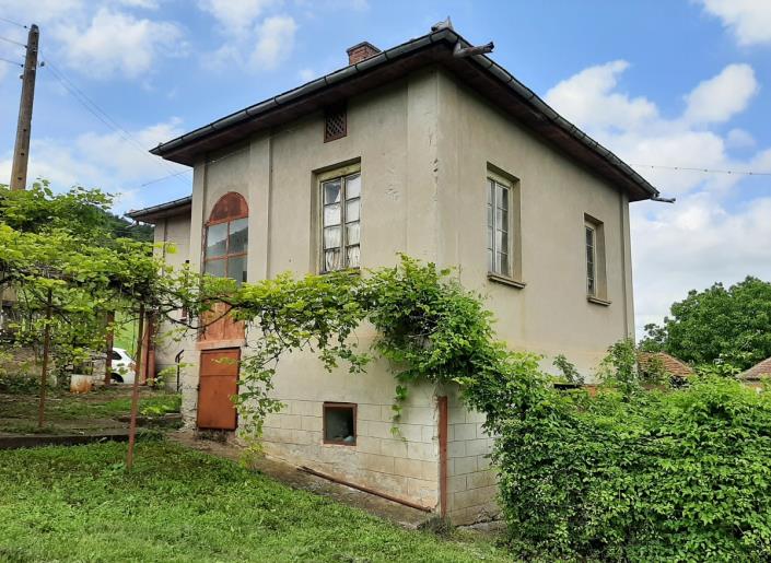 Image No.1-Maison de campagne de 3 chambres à vendre à Vratsa 