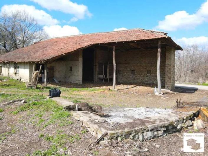 Image No.2-2 Bed Country House for sale