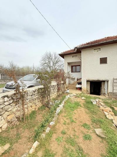 Image No.2-Maison de campagne de 3 chambres à vendre à Lovech