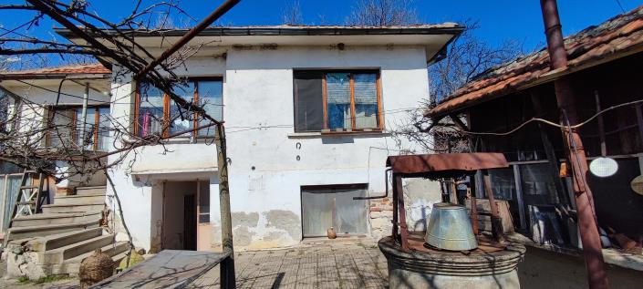 Image No.1-Maison de campagne de 2 chambres à vendre à Plovdiv