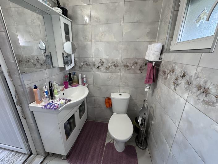 Image No.5-Maison de campagne de 3 chambres à vendre à Shumen 