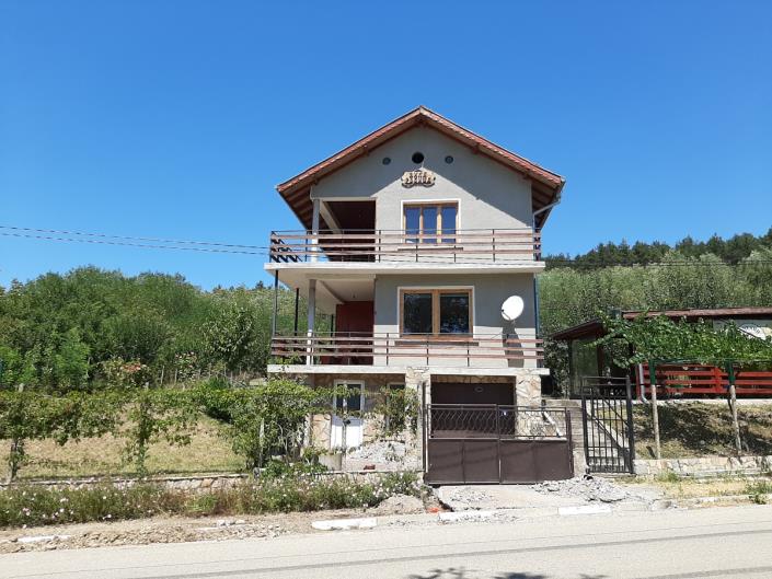 Image No.1-Maison de campagne de 3 chambres à vendre à Vratsa 