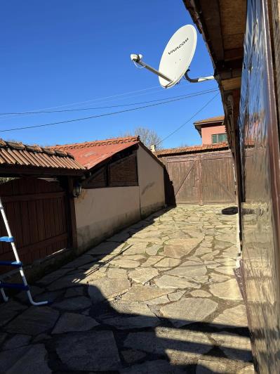 Image No.11-4 Bed Country Property for sale