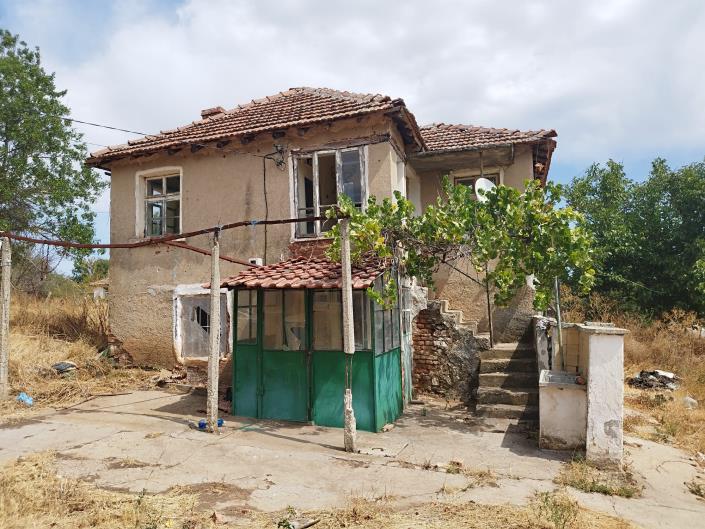 Image No.2-Maison de campagne de 3 chambres à vendre à Yambol 