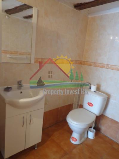 Image No.4-Maison de campagne de 3 chambres à vendre à Yambol 