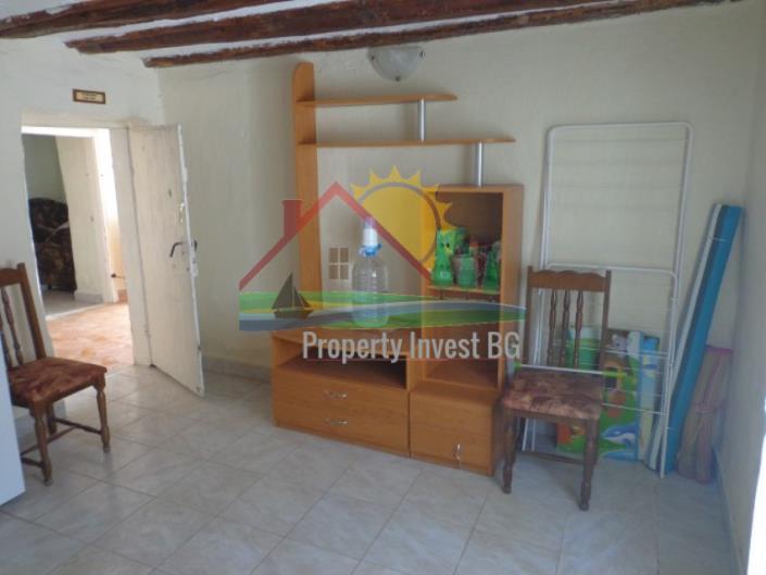 Image No.6-Maison de campagne de 3 chambres à vendre à Yambol 