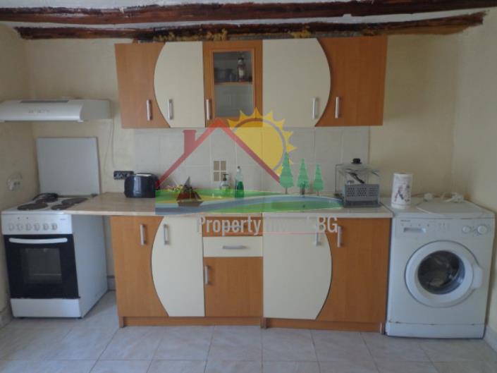 Image No.7-Maison de campagne de 3 chambres à vendre à Yambol 