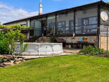 3-bedroom-renovated-house-near-dobrich-and-the-sea-15