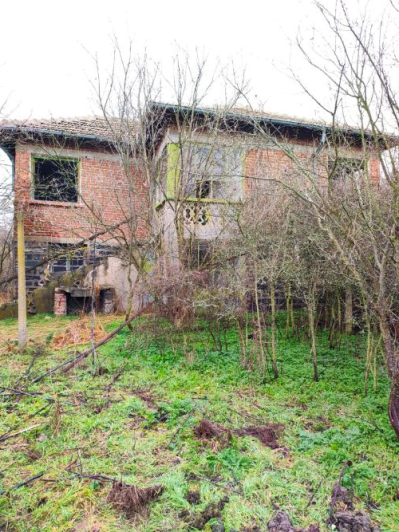 Image No.2-Maison de campagne de 3 chambres à vendre à Elhovo