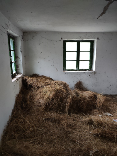 Image No.4-Maison de campagne de 3 chambres à vendre à Elhovo